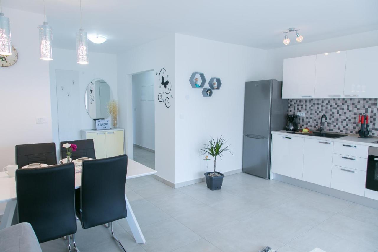 Ferienwohnung Navi Kaštela Exterior foto